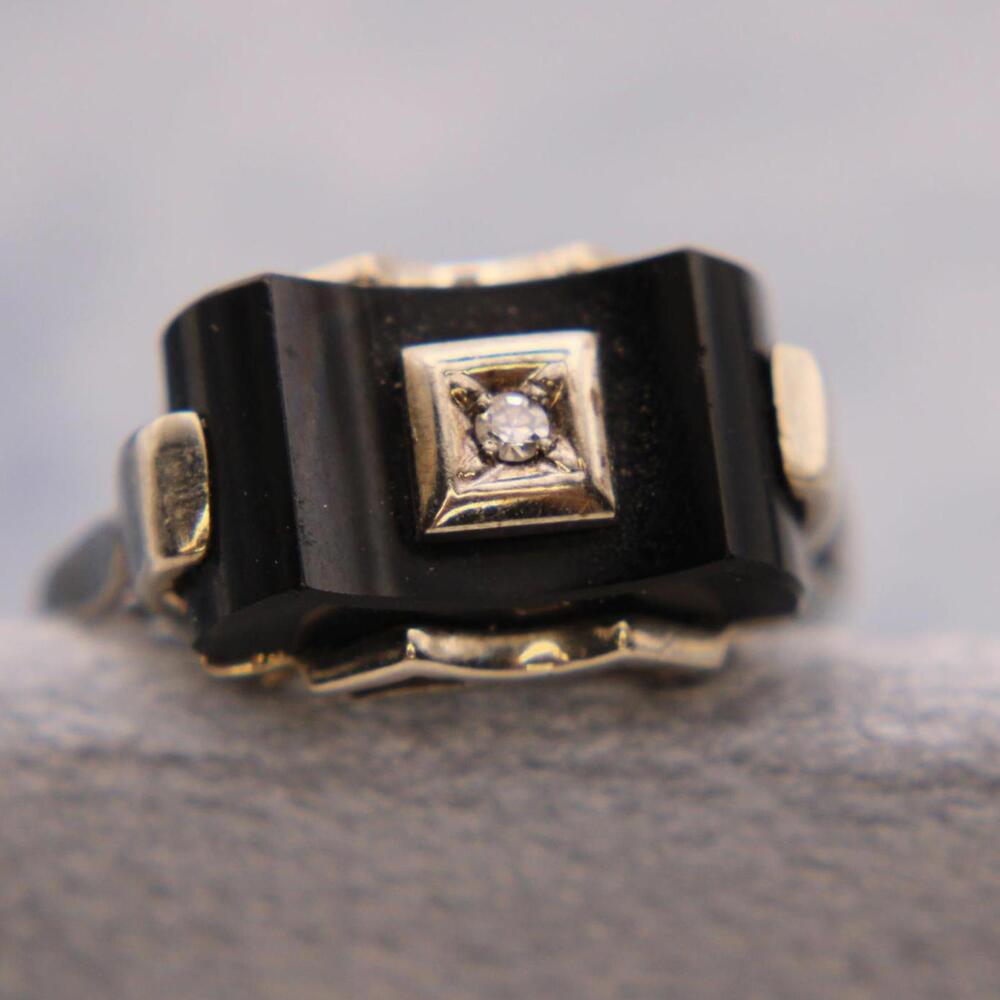 Antique 10kt White Gold Art Deco Onyx Diamond Cocktail Ring
